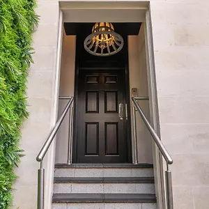 Large Stylish Studio In The Heart Of The United Kingdom